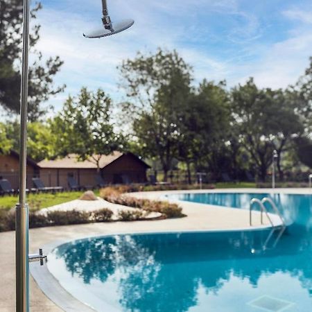 Отель Wecamp Pirineos Больтания Экстерьер фото