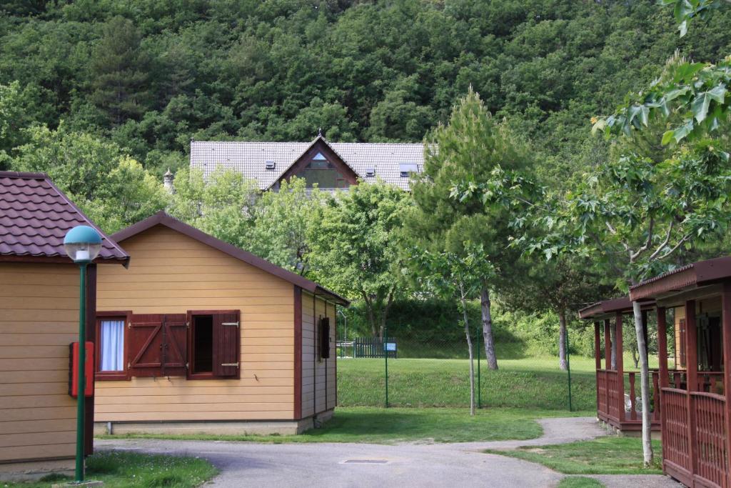 Отель Wecamp Pirineos Больтания Экстерьер фото